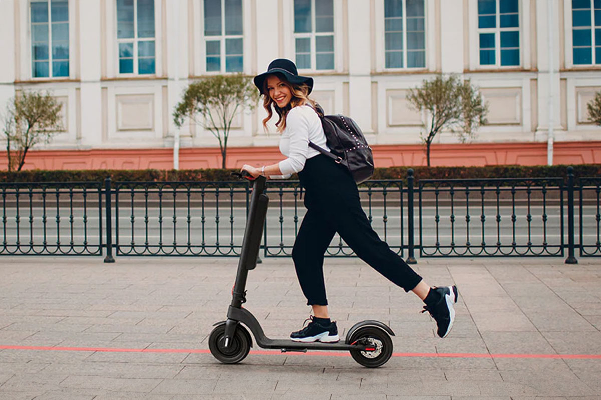 smart scooters 2025 greener city commute_8decadc4 63a6 4e21 89d5 81353e60fba0